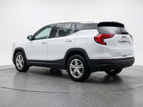 Used 2024 GMC Terrain SLE FWD image 6