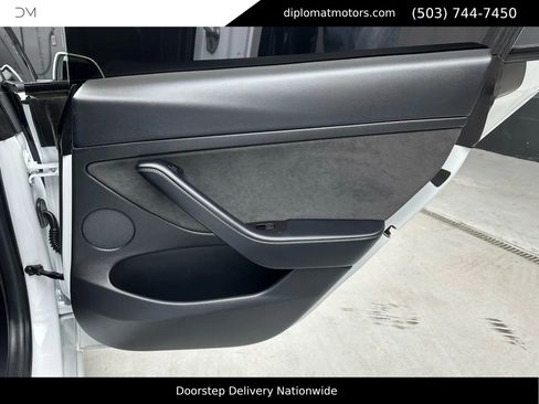 Used 2021 Tesla Model 3 Performance image 25