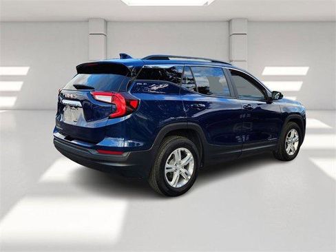 Certified 2022 GMC Terrain SLE w/ Driver Convenience Package image 5