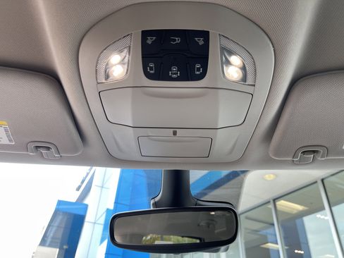 Used 2024 Chrysler Pacifica Touring-L image 24