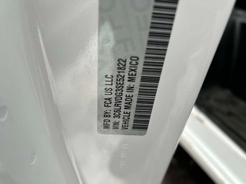 Used 2025 RAM ProMaster 2500 w/ Convenience Group image 32