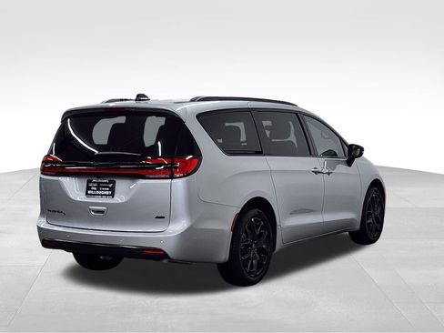 New 2026 Chrysler Pacifica Select image 8