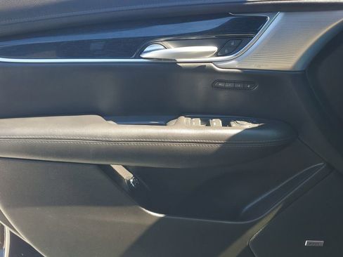 Used 2025 Cadillac XT5 Premium Luxury image 24