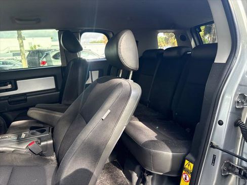 Used 2007 Toyota FJ Cruiser 4WD image 16