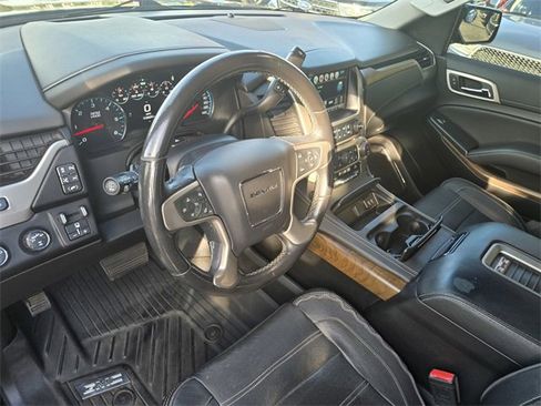 Used 2019 GMC Yukon Denali w/ Denali Ultimate Package image 11