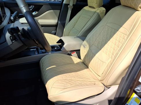 Used 2022 Lincoln Corsair AWD w/ Premium Package image 14