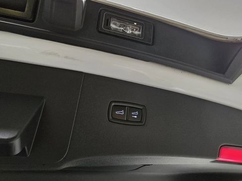 Used 2021 Porsche Cayenne Coupe image 42