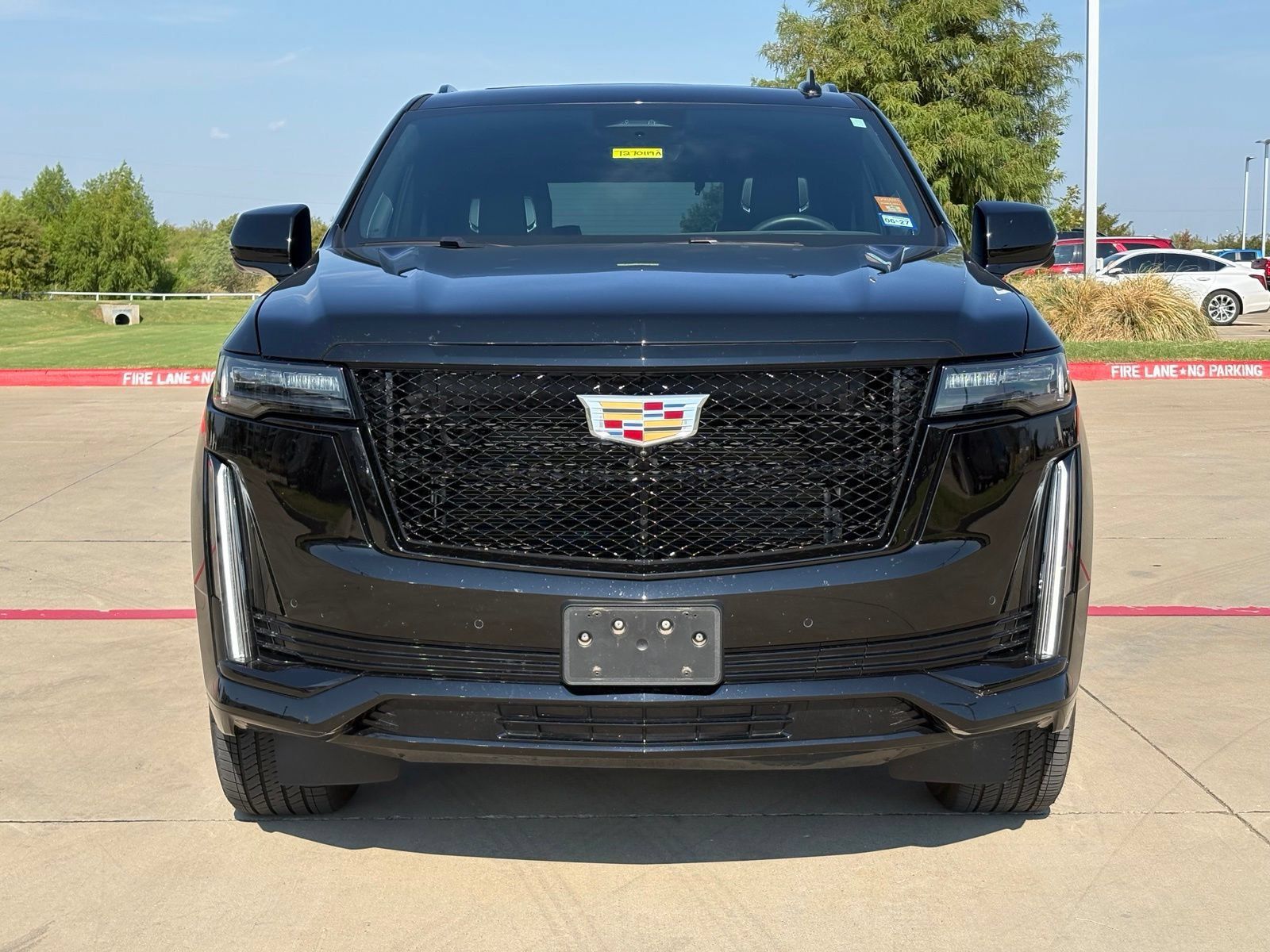 Used 2024 Cadillac Escalade Sport Platinum w/ Heavy-Duty Trailer Package AWD/4WD image 2