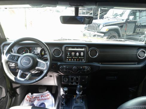 Used 2022 Jeep Wrangler Sahara image 17