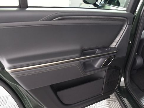 Used 2023 Rivian R1S Adventure AWD/4WD image 25
