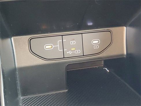 Used 2025 Kia Sorento LX image 24