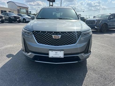 Used 2023 Cadillac XT6 Premium Luxury w/ Technology Package FWD image 6