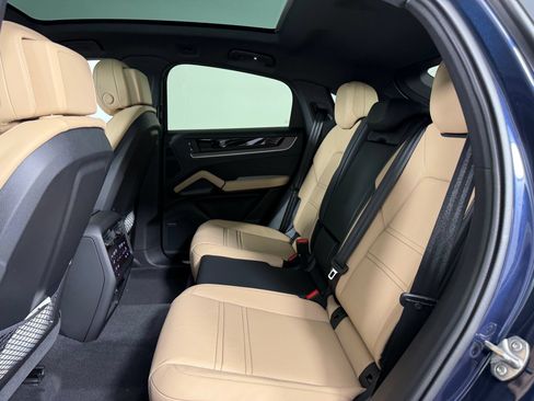 Certified 2026 Porsche Cayenne E-Hybrid Coupe AWD/4WD image 14