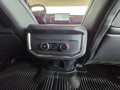 Used 2025 Ford Expedition Platinum w/ Stealth Performance Package image 26