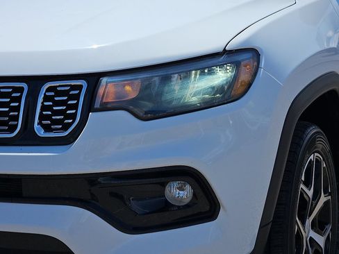 Used 2024 Jeep Compass Limited AWD/4WD image 7