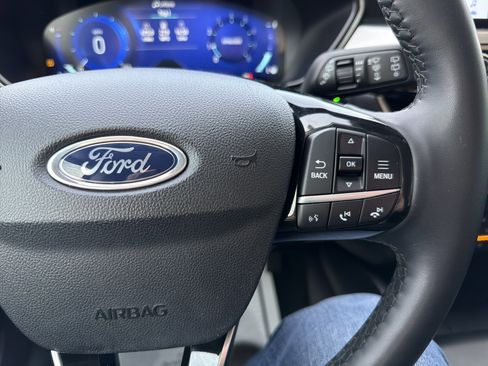 Used 2022 Ford Escape Titanium w/ Class II Trailer Tow Package image 16