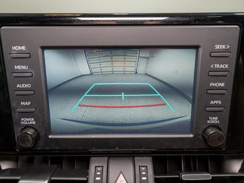 Used 2019 Toyota RAV4 XLE Premium image 20