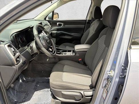 Used 2022 Kia Sorento LX AWD/4WD image 11