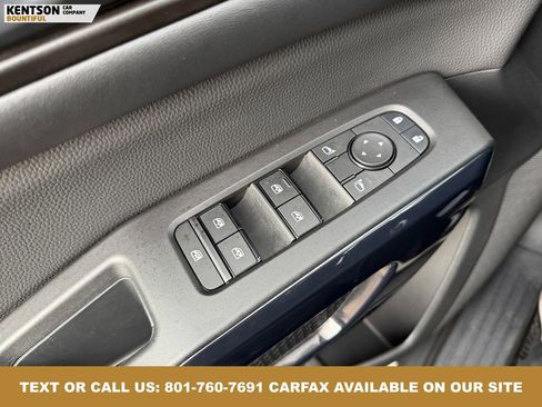 Used 2025 Nissan Pathfinder SV image 23