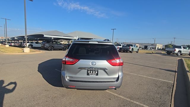 Used 2018 Toyota Sienna Limited FWD image 7