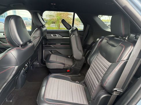 Used 2025 Ford Explorer ST-Line w/ Premium Package image 18