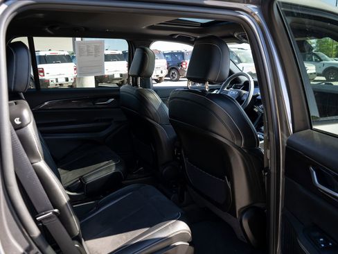 Used 2023 Jeep Grand Cherokee L Laredo AWD/4WD image 22