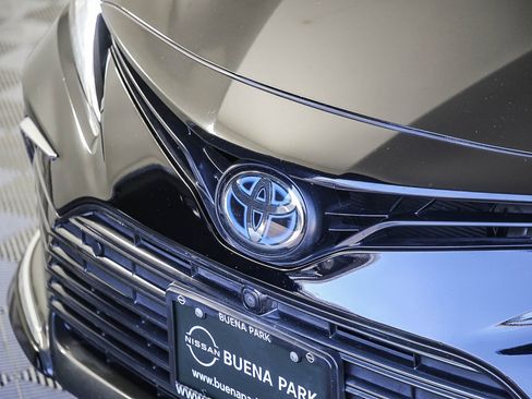 Used 2024 Toyota Camry XLE image 5