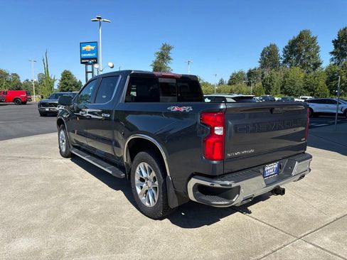 Used 2021 Chevrolet Silverado 1500 LTZ w/ LTZ Premium Package AWD/4WD image 3