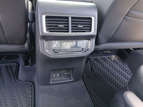 New 2026 Volkswagen Atlas SE FWD image 20