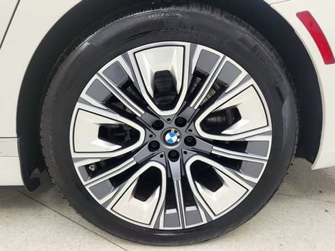 Used 2023 BMW i7 xDrive60 AWD/4WD image 75