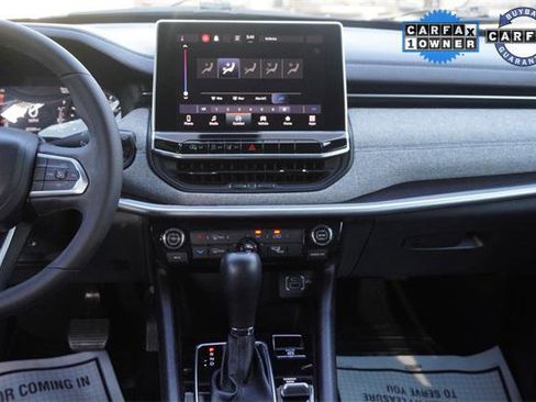 Certified 2023 Jeep Compass Latitude image 14