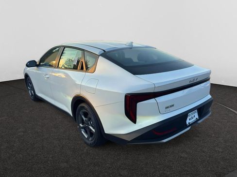 Used 2025 Kia K4 image 6