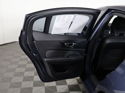 Used 2019 Volvo S60 T5 R-Design image 24