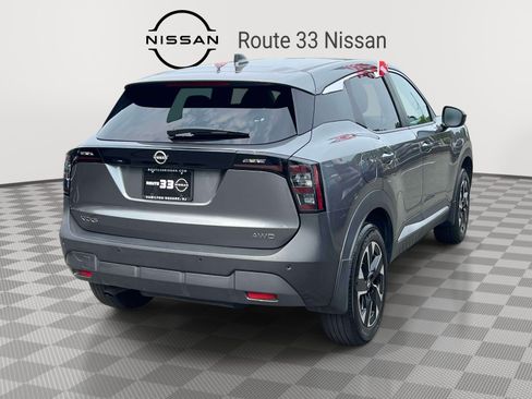 Used 2025 Nissan Kicks SV AWD/4WD image 4