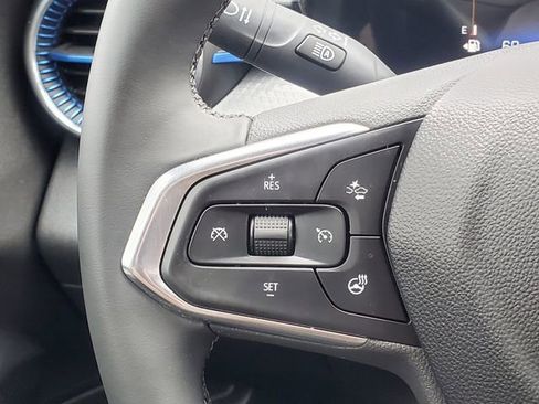 Used 2025 Chevrolet Trax LT w/ Driver Confidence Package image 18