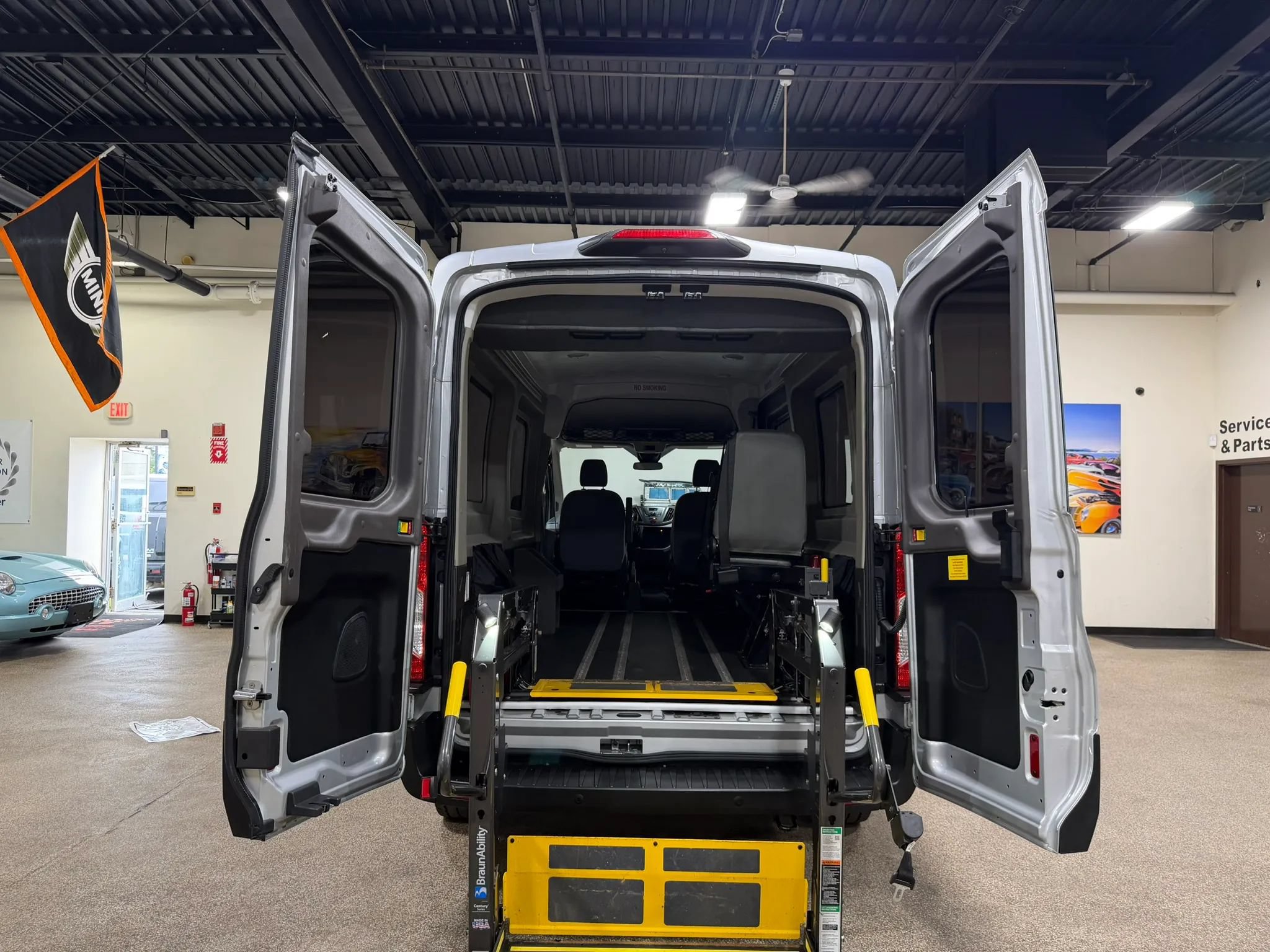 Used 2019 Ford Transit 250 148 Medium Roof RWD image 58