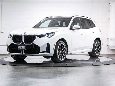 Used 2025 BMW X3 xDrive30i w/ M Sport Package image 3