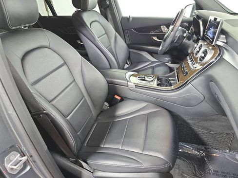 Used 2018 Mercedes-Benz GLC 300 image 27