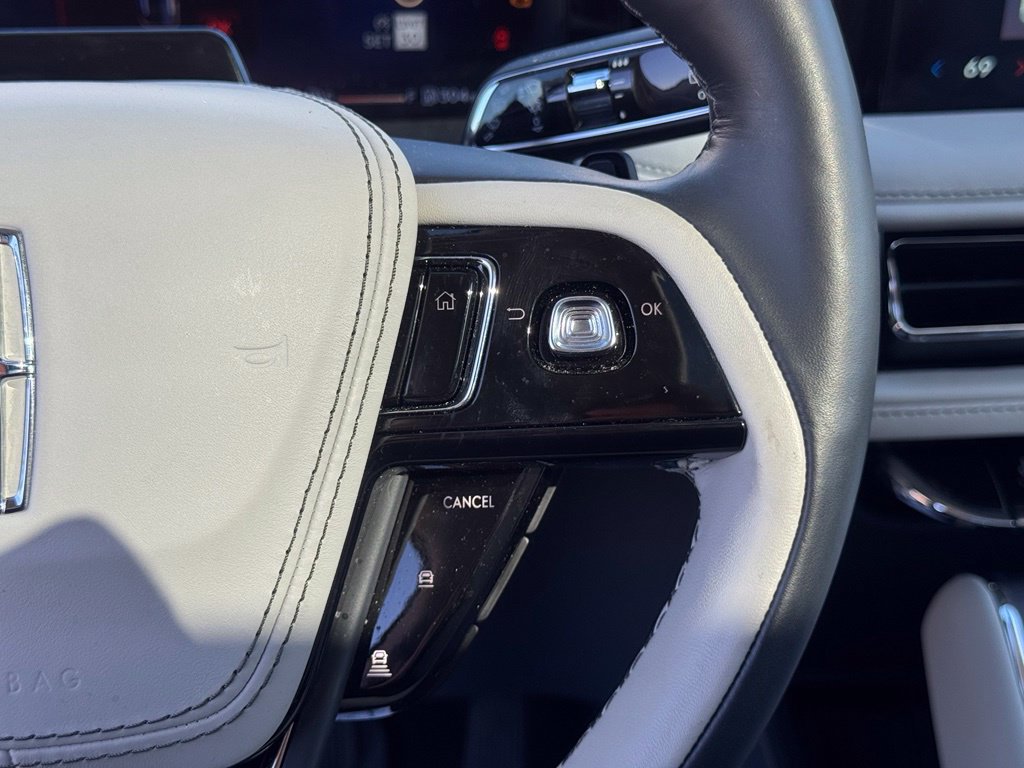 Used 2026 Lincoln Aviator AWD image 13