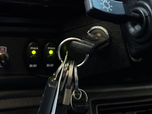 Used 1993 Land Rover Defender 110 image 28