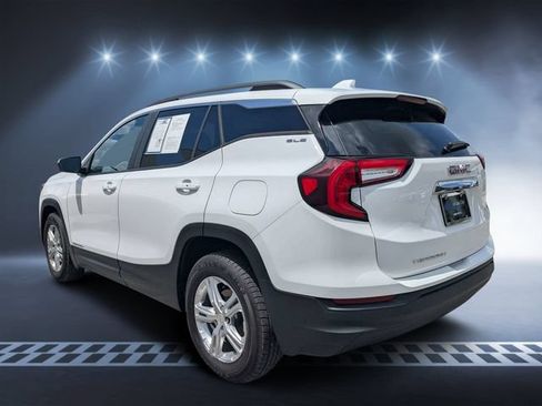 Used 2022 GMC Terrain SLE w/ Driver Convenience Package FWD image 5