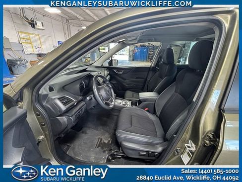 Used 2023 Subaru Forester Premium AWD/4WD image 9