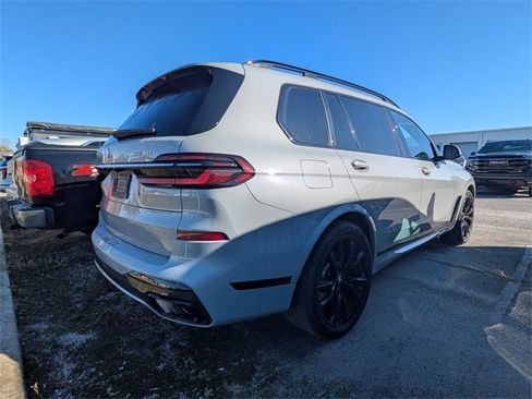 Used 2023 BMW X7 xDrive40i w/ M Sport Package image 4