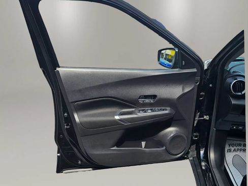 Used 2022 Nissan Kicks SV FWD image 12