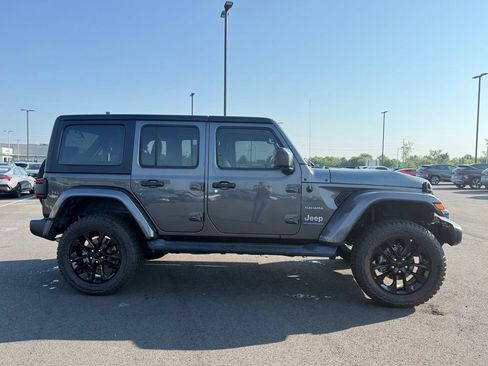 Used 2023 Jeep Wrangler Unlimited Sahara w/ Cold Weather Group AWD/4WD image 4