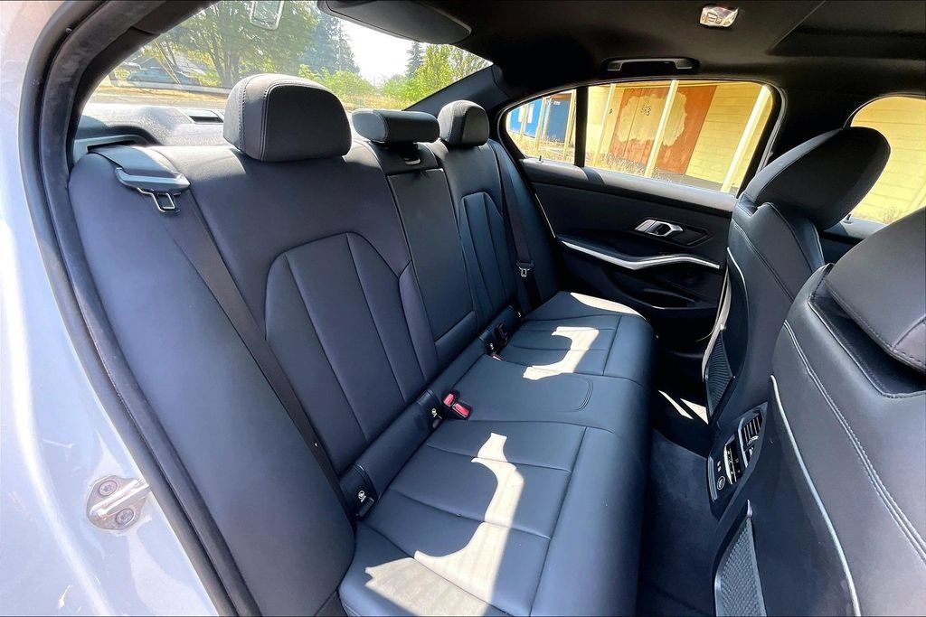 Used 2020 BMW 330i Sedan w/ Premium Package RWD image 19