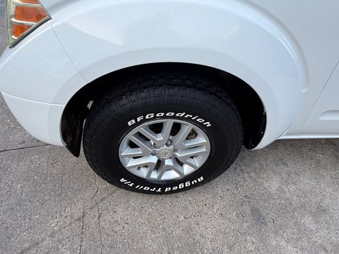 Used 2016 Nissan Frontier SV RWD image 10