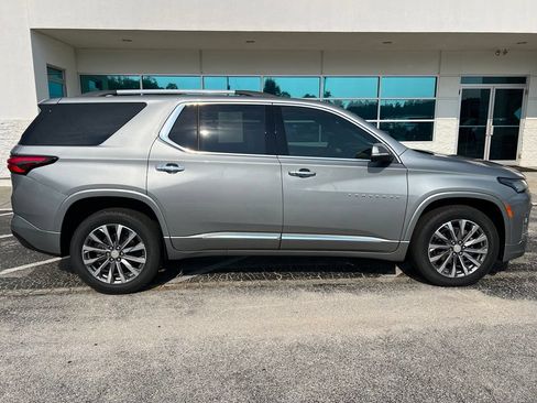Used 2023 Chevrolet Traverse Premier w/ LPO, Floor Liner Package FWD image 3