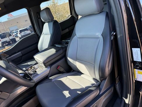 Used 2022 Ford F150 Lightning Lariat image 13