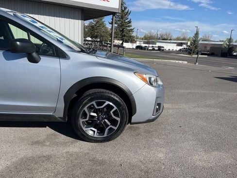 Used 2017 Subaru Crosstrek 2.0i AWD/4WD image 16